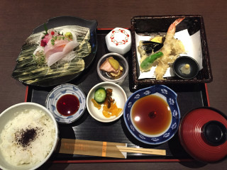 株主優待巡礼 旬香庭 麟 Garden 品川店 のランチを紹介。ここは大人の雰囲気ですぞ〜。