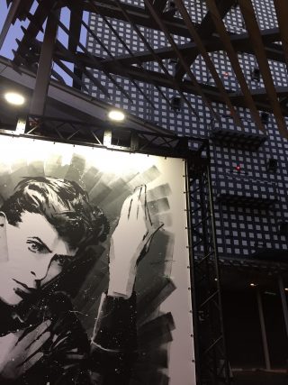 ボウイ展『DAVID BOWIE is』に行ってきました!入場まで1時間。会場内も混雑!行く前に知っておいて欲しい事を伝えます!