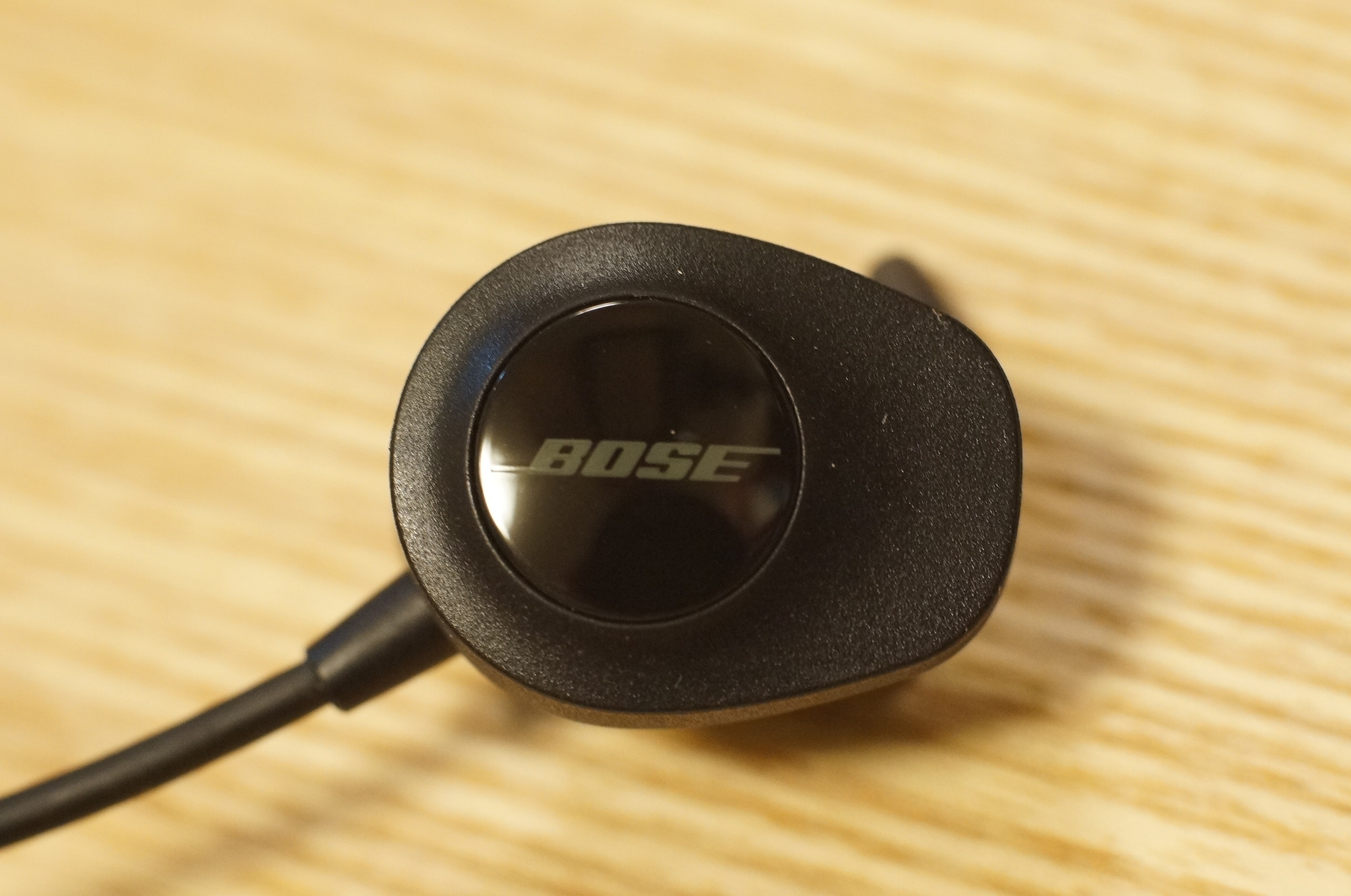 発売されたばかりの Bose SoundSport wireless headphones を開封 