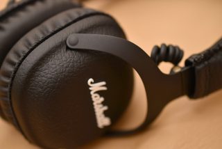 Marshall MID Bluetooth レビュー。マーシャル感満載のヘッドホン!