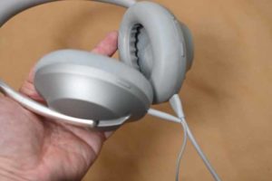 Bose Noise Cancelling Headphones 700ケーブル接続例