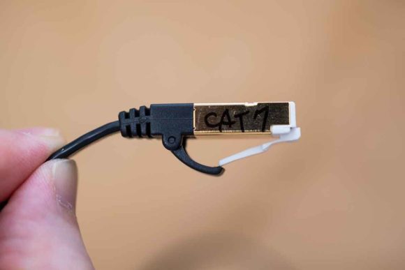 アマゾンで購入してわかったオススメの「CAT7 LANケーブル」と「おすすめじゃないCAT7 LANケーブル」を紹介！