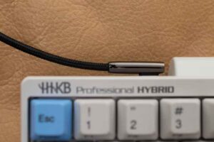 HHKB HYBRID 用に購入したUGREEN製USBケーブルを接続した様子