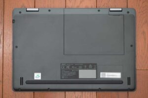 ASUS Chromebook Flip C214MA の底面