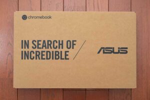 ASUS Chromebook Flip C214MA の外箱