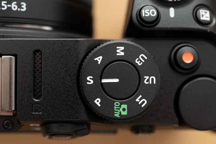ニコンのVLOG向けカメラZ30を購入！Z50、Z6 を保有する僕がZ30を追加購入した理由と実機を手にした感想（レビュー）。