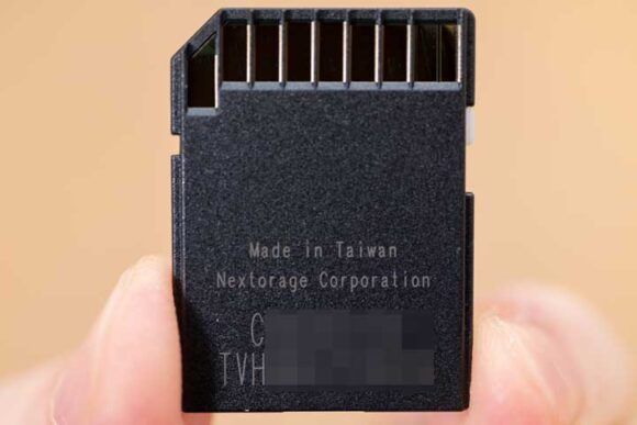 Nextorage SDHC/SDXCメモリーカードNIFS-M 256GBの外観(裏)