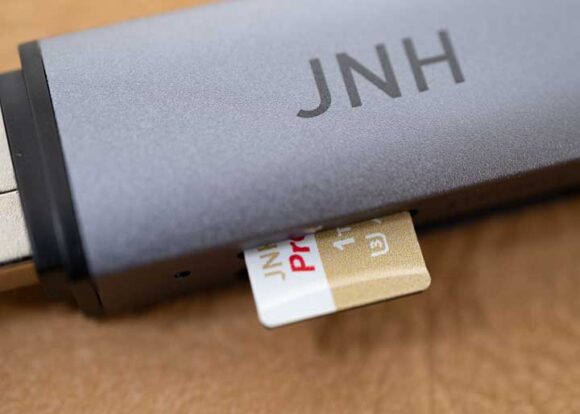 UHS-1 DDR200モードの測定にはJNH製CR-UD201カードリーダーを使用した