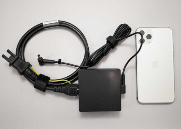 「ASUS Vivobook S 15 OLED BAPE® Edition K5504VA」の付属ACアダプター