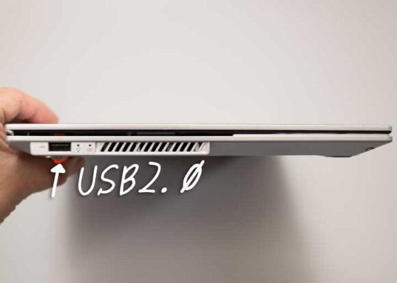 ASUS Vivobook S 15 OLED BAPE® Edition K5504VA の左側