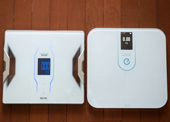 タニタインナースキャン RD-903と Eufy Smart Scale P3 との外観比較
