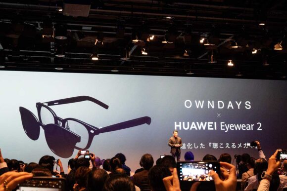 『HUAWEI Eyewear 2』はワンタッチでサングラスになる