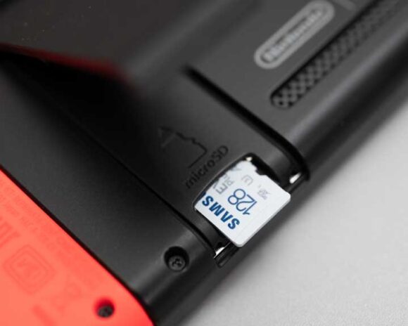 Nintendo Switch の microSDカードスロット