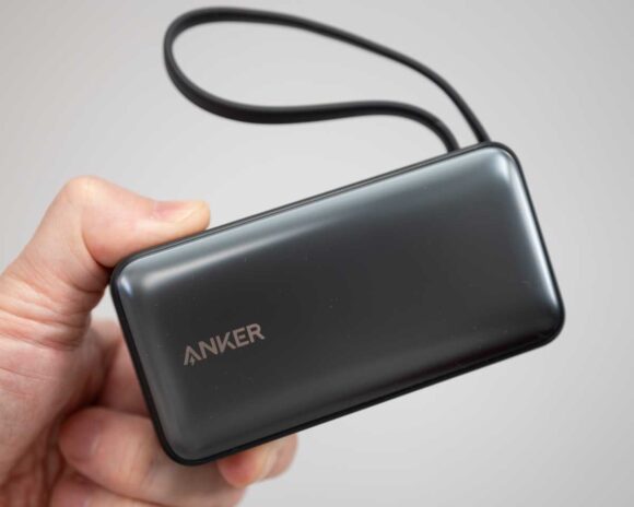 Anker Nano Power Bank (30W, Built-In USB-C Cable) の外観