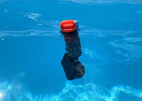 GoPro用フローティングハンドグリップをつけて水中にいれてみた