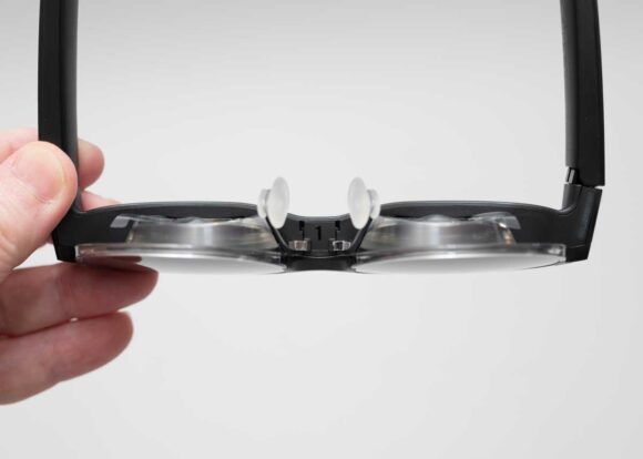 ASUS AirVision M1 を下から見たところ