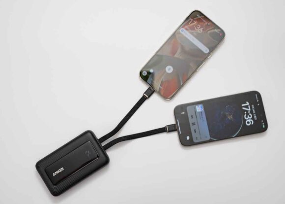 2台のスマホなど、追加のケーブルなしで充電ができます!