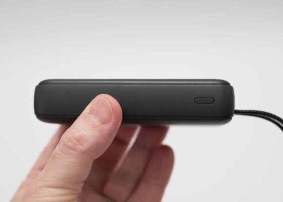 Anker Zolo Power Bank (10000mAh, 35W, Built-In Dual USB-Cケーブル) の側面
