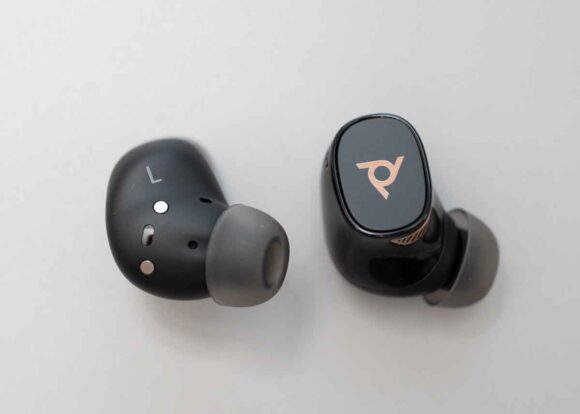 『Poly Voyager Free 20』のイヤーバッズ