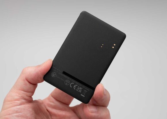 Pebblebee ユニバーサル カード型の裏側