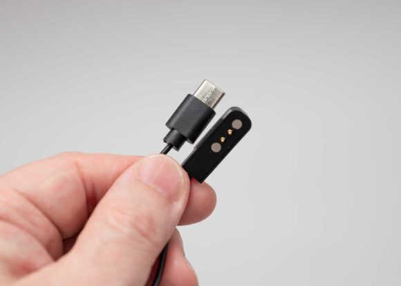 Pebblebee ユニバーサル タグ型の充電用ケーブル