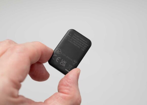 Pebblebee ユニバーサル タグ型の外観裏側