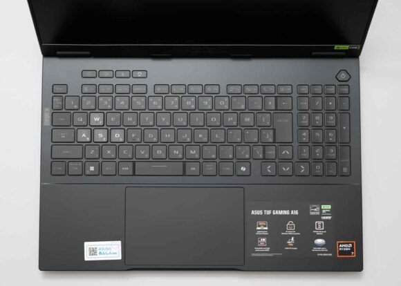 「TUF Gaming A16 FA608UM」のキーボード、タッチパッド