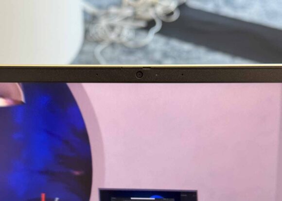 アルミニウムシャーシのみに搭載されるカメラのプライバシーシャッター