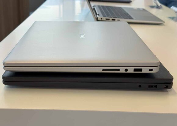Dell 14とDell 16とのサイズ比較横から