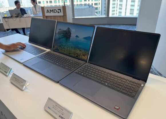 「Dell 16」DC16255(左奥)DC16256