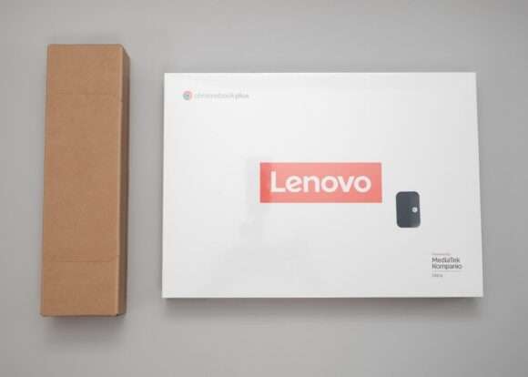 Lenovo Chromebook Plus Gen 10 83MY000CJP の内箱