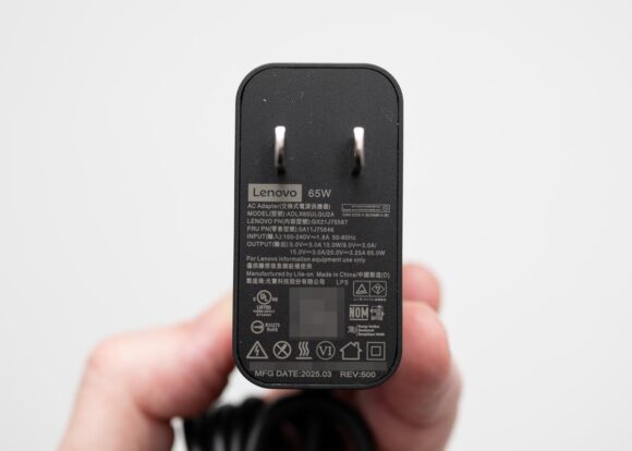 Lenovo Chromebook Plus Gen 10 83MY000CJP付属のACアダプター