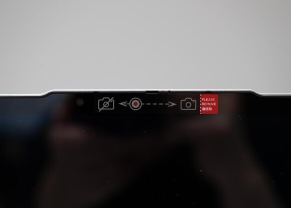 Lenovo Chromebook Plus Gen 10 83MY000CJPのプライバシーシャッター付きのカメラ