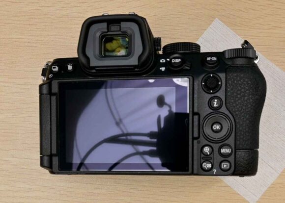 フィルムの貼り付けに失敗！片側が浮いている