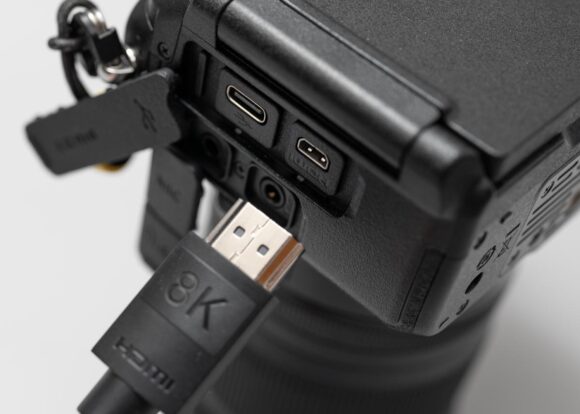 z5iiにはHDMI Type A のケーブルは挿せない