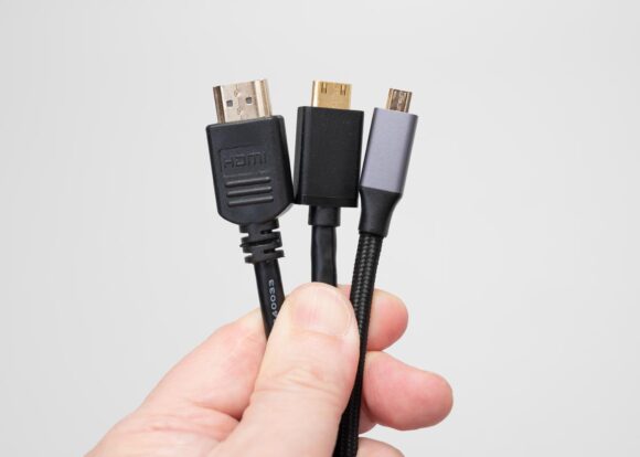 左から HDMI Type A、Type C(mini)、Type D(micro)の端子